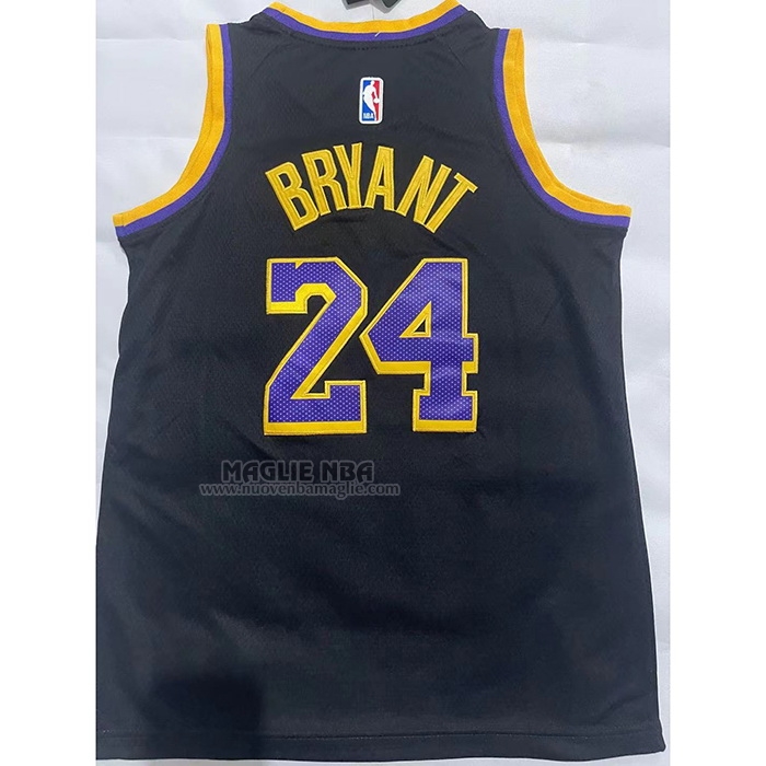 Maglia
 Kobe Bryant NO 24 Bambino
 Los Angeles Lakers Earned 2021-22 Nero
